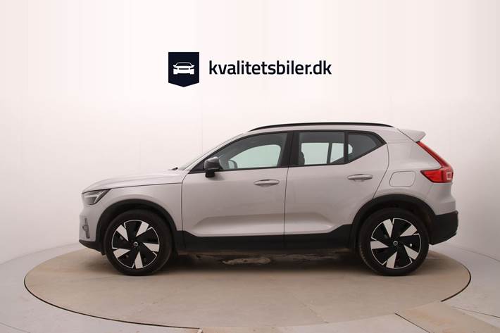 Sølv Volvo XC40 fra 2023