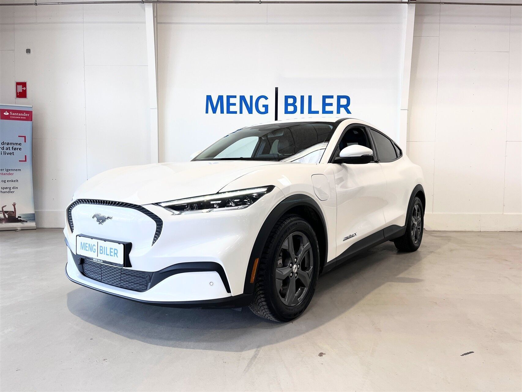 Hvid Ford Mustang Mach-E fra 2022