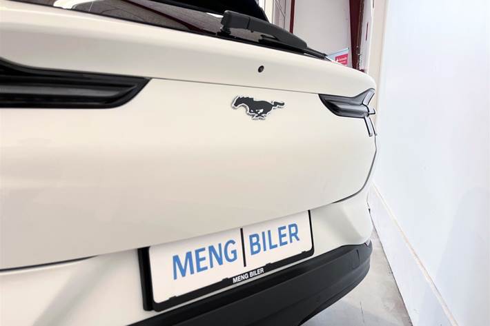 Hvid Ford Mustang Mach-E fra 2022