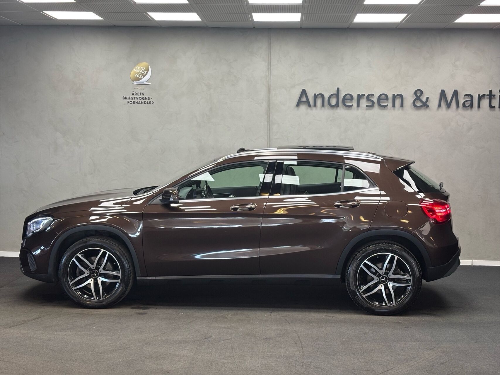 Mercedes GLA250 2,0 Progressive 4Matic 7G-DCT 211HK 5d 7g Aut.