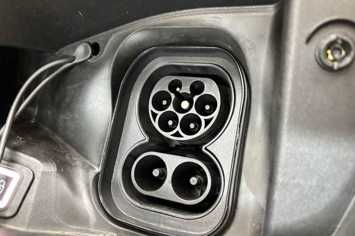 Gul Jeep Avenger fra 2023