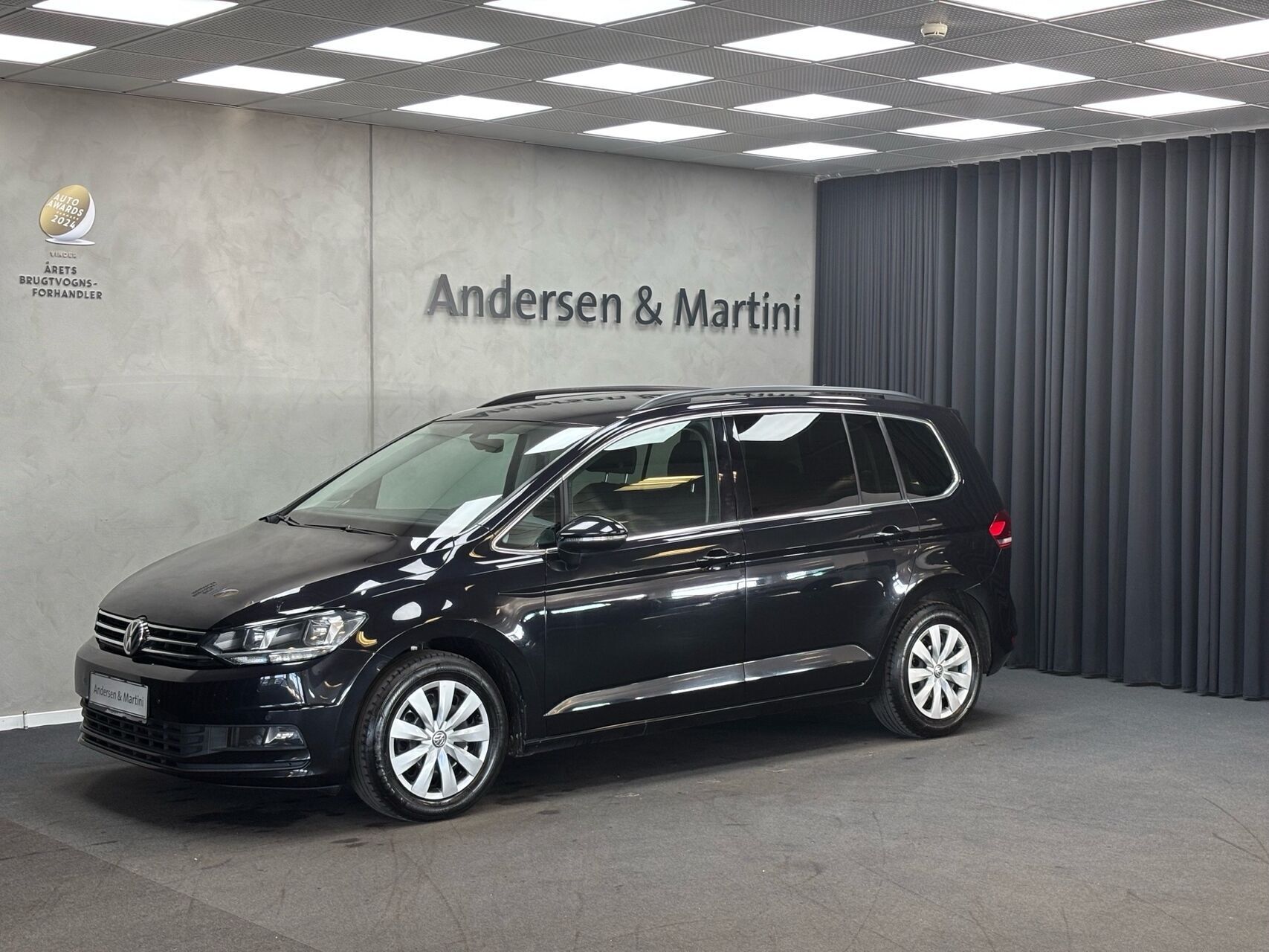 Sort VW Touran fra 2018