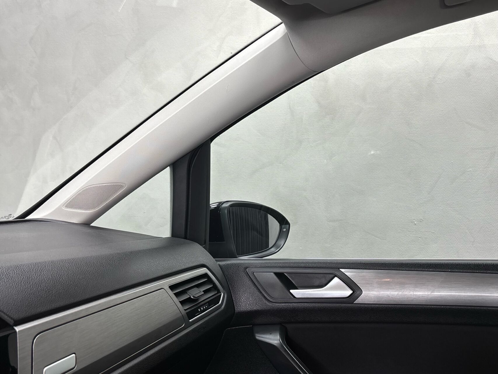 Sort VW Touran fra 2018