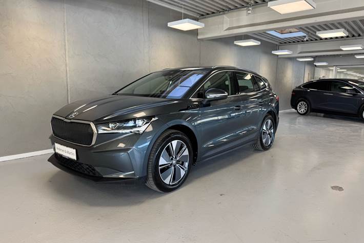 Grå Skoda Enyaq fra 2021