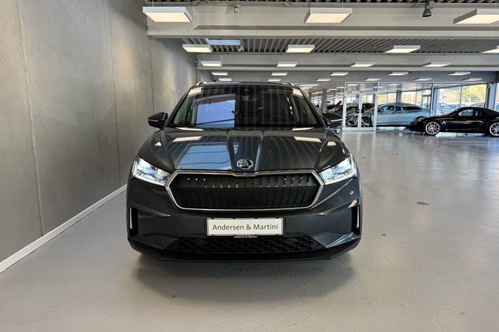 Grå Skoda Enyaq fra 2021