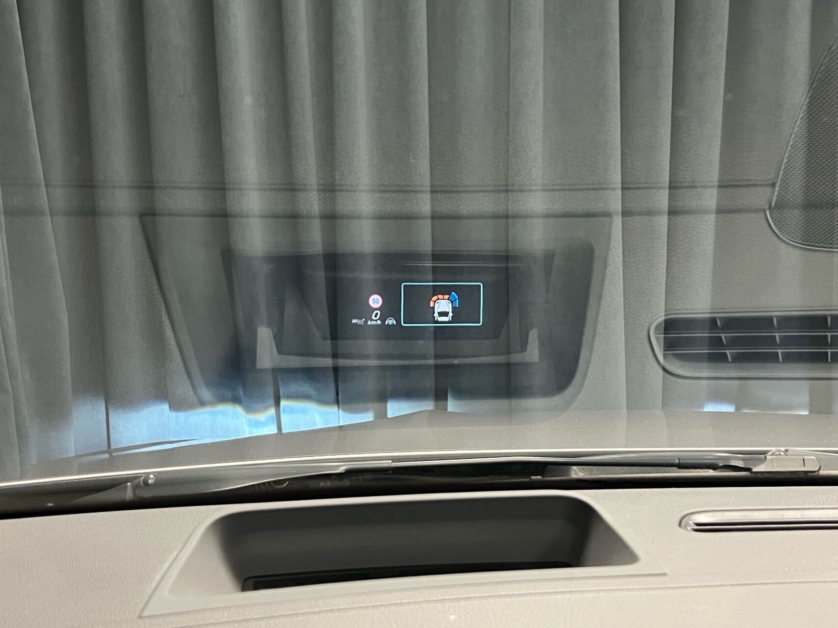 Grå Mercedes EQA 250+ fra 2024