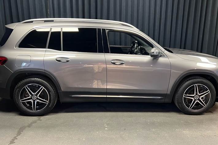 Grå Mercedes EQB 250+ fra 2023