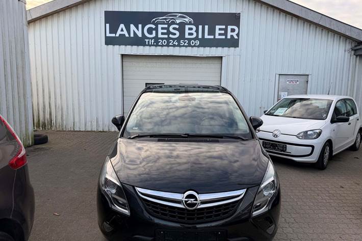 Grå Opel Zafira Tourer fra 2012