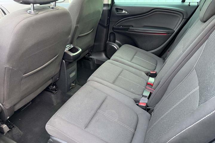 Grå Opel Zafira Tourer fra 2012