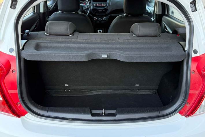 Hvid Opel Karl fra 2016