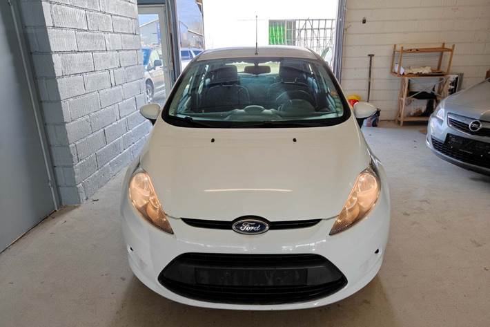 Gul Ford Fiesta fra 2010