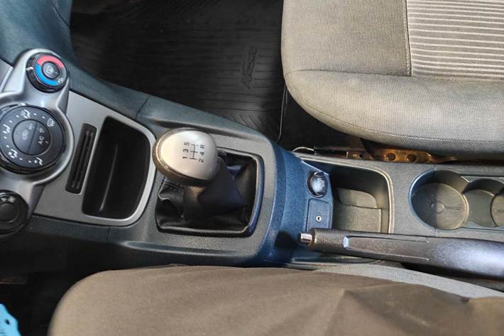 Gul Ford Fiesta fra 2010