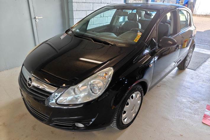 Gul Opel Corsa fra 2010