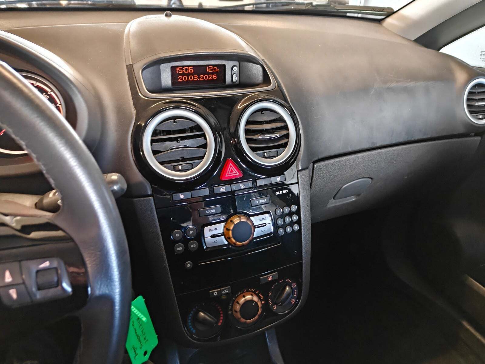 Gul Opel Corsa fra 2010