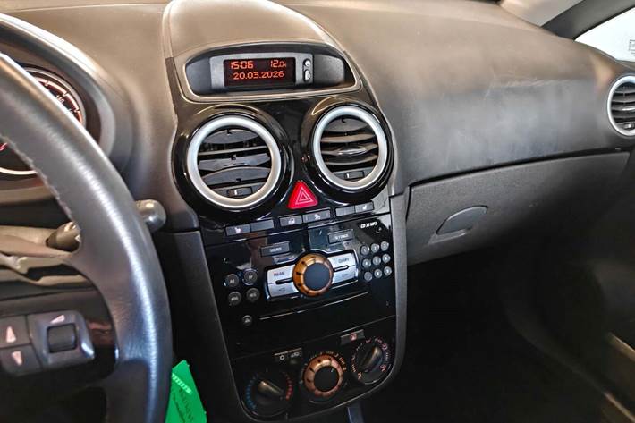 Gul Opel Corsa fra 2010