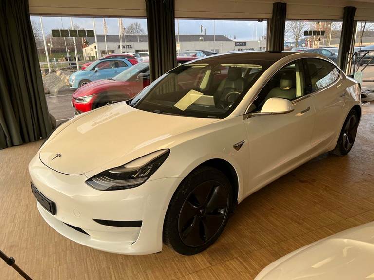 Tesla Model 3 Standard Range+ RWD