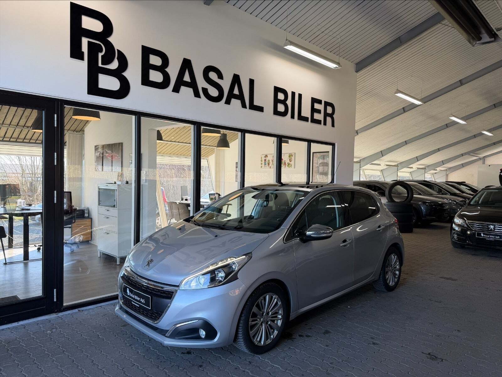 Peugeot 208 1,6 BlueHDi 100 Allure Sky
