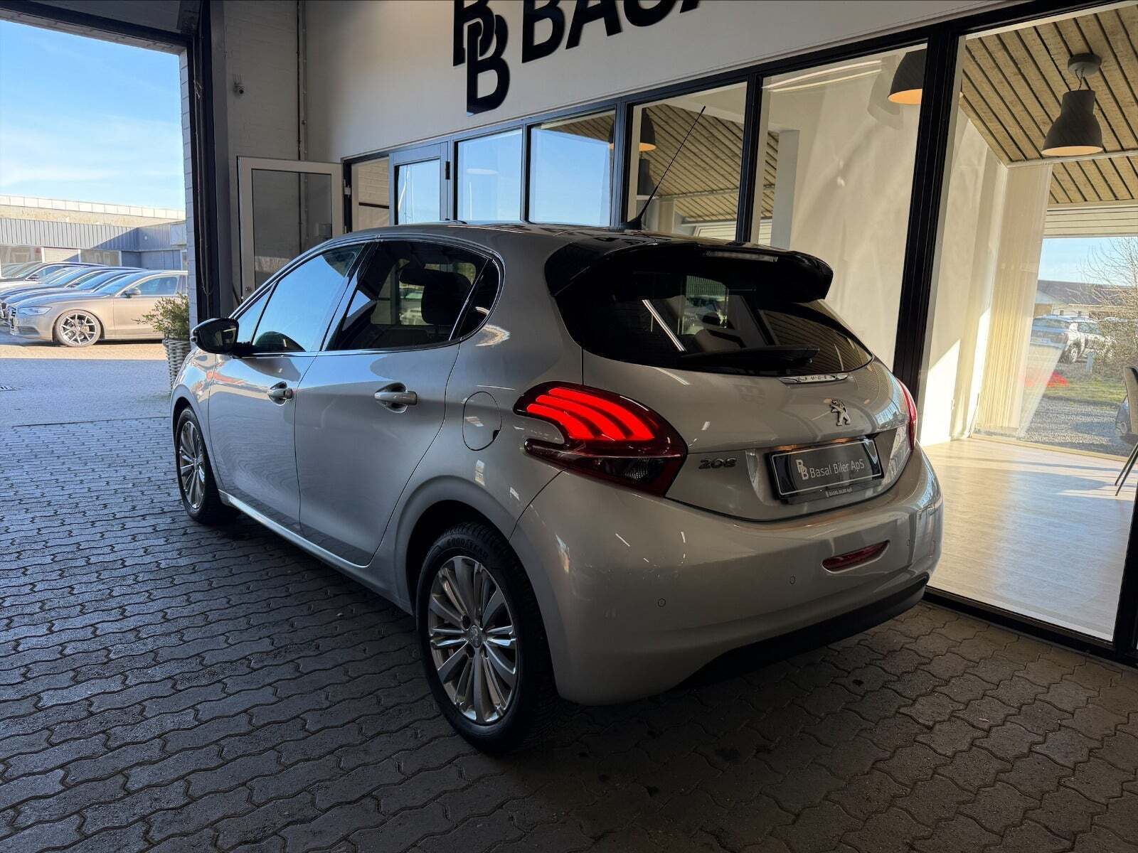 Peugeot 208 1,6 BlueHDi 100 Allure Sky