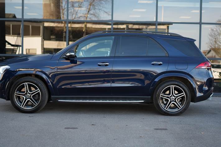 Blå Mercedes GLE350 de fra 2022