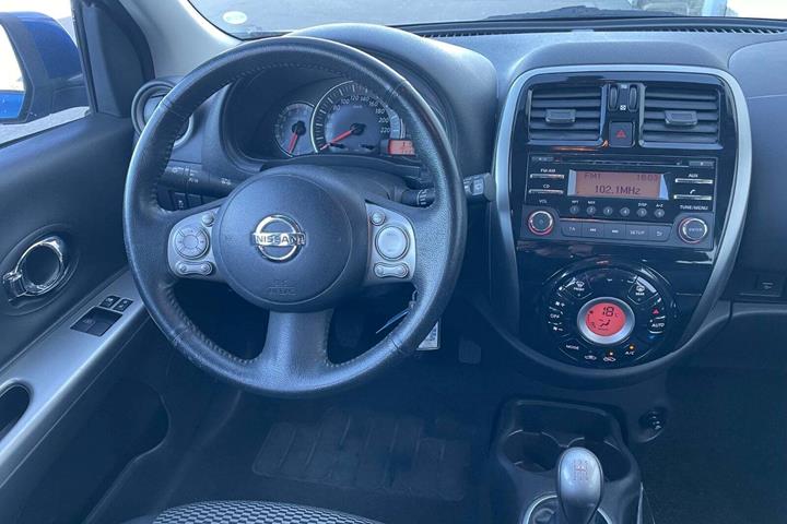 Blå Nissan Micra fra 2017