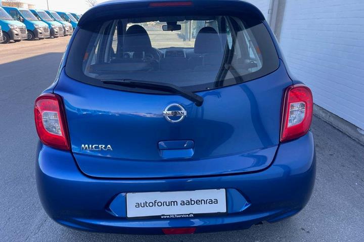 Blå Nissan Micra fra 2017