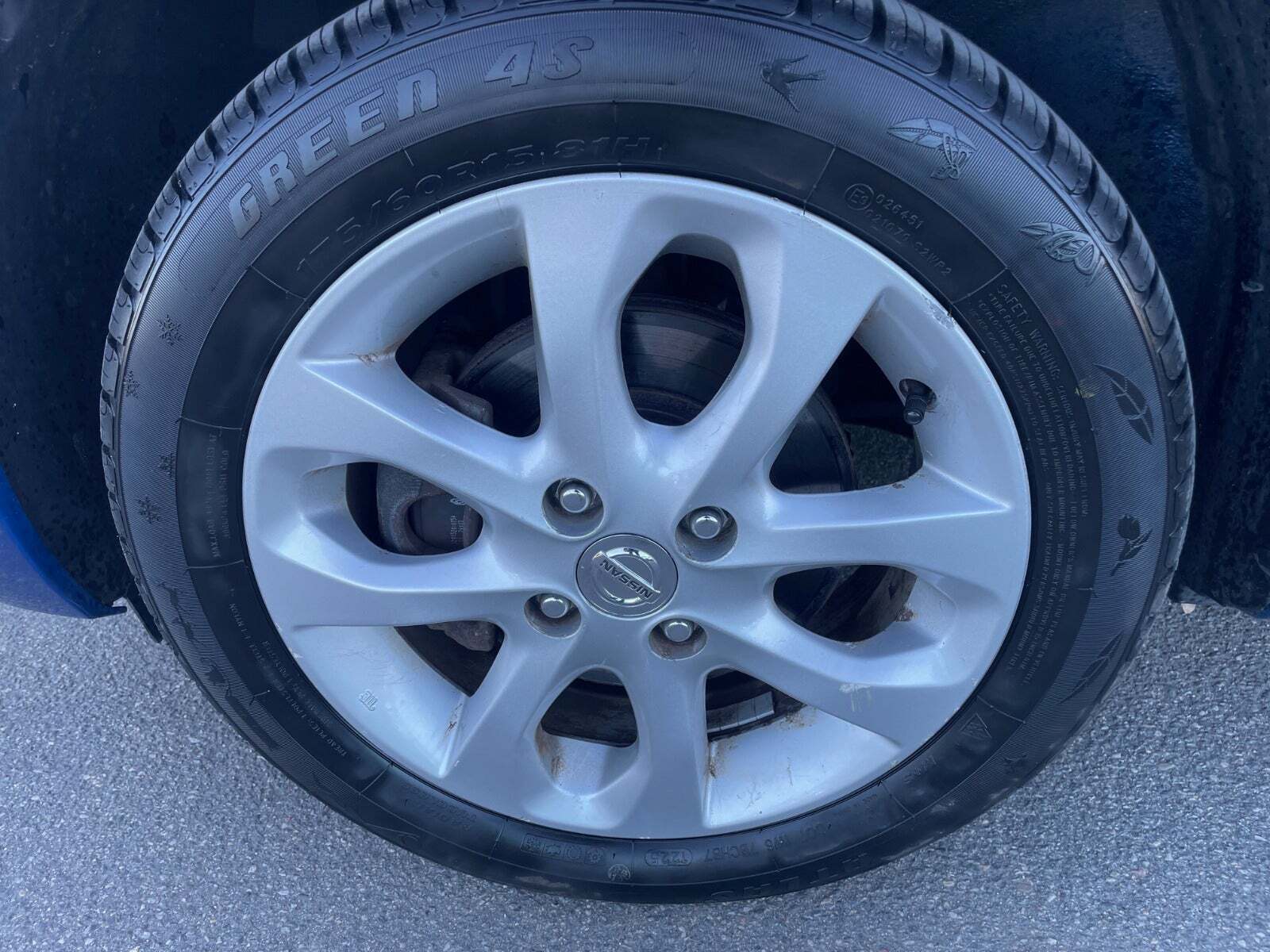 Blå Nissan Micra fra 2017