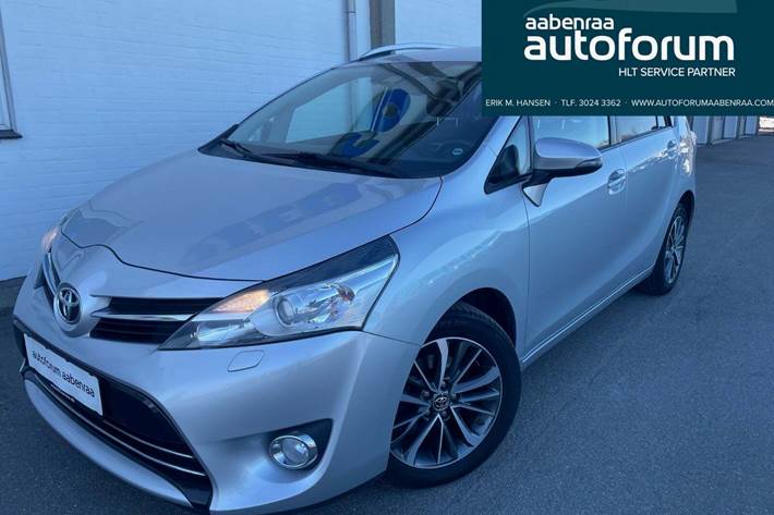 Sølv Toyota Verso fra 2016