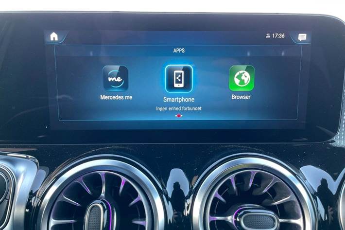 Sort Mercedes EQB250 fra 2023