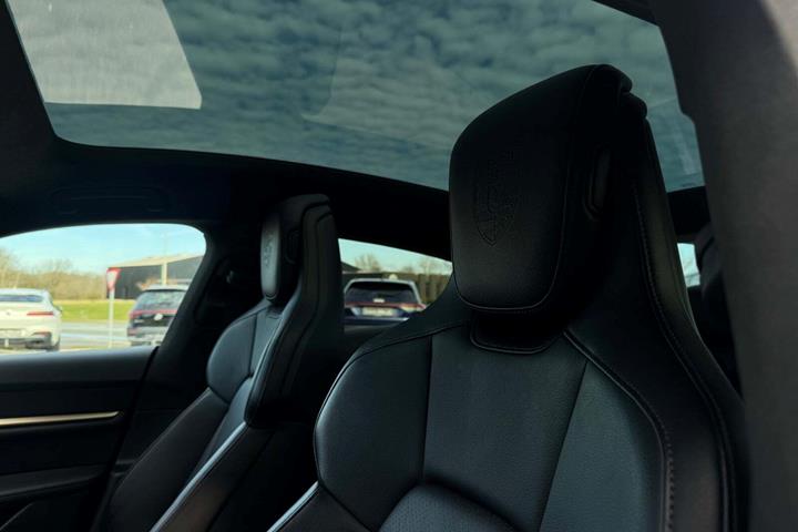 undefined Porsche Taycan fra 2023