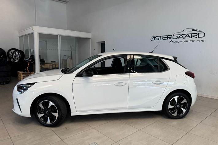 Hvid Opel Corsa-e fra 2023