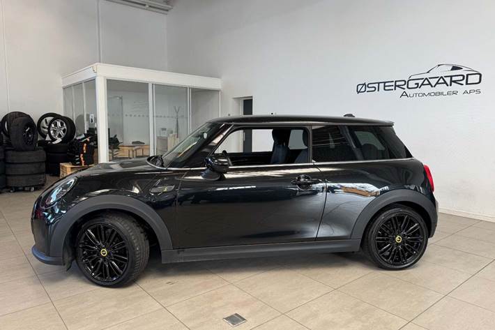 Sort Mini Cooper SE fra 2023