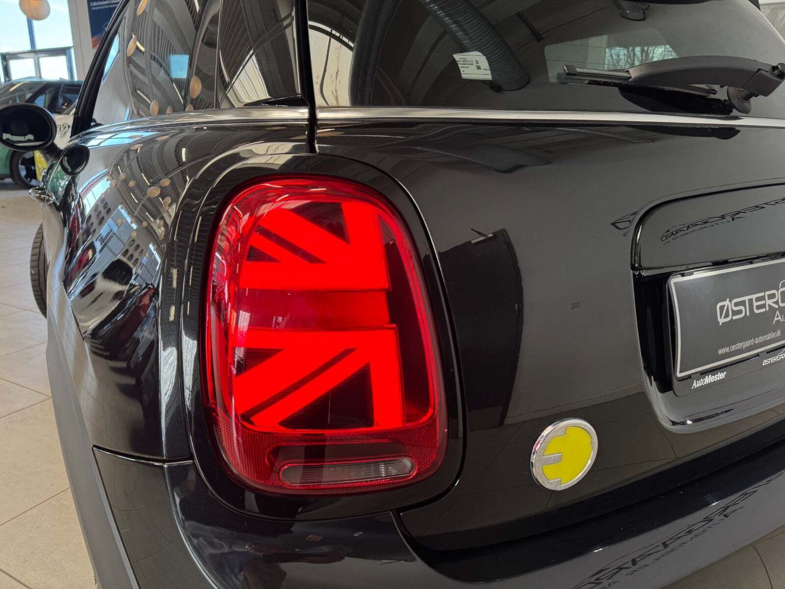 Sort Mini Cooper SE fra 2023