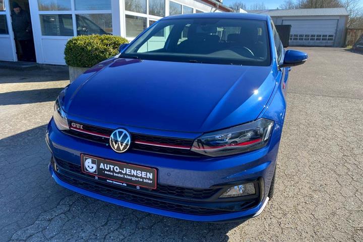 Blå VW Polo fra 2021