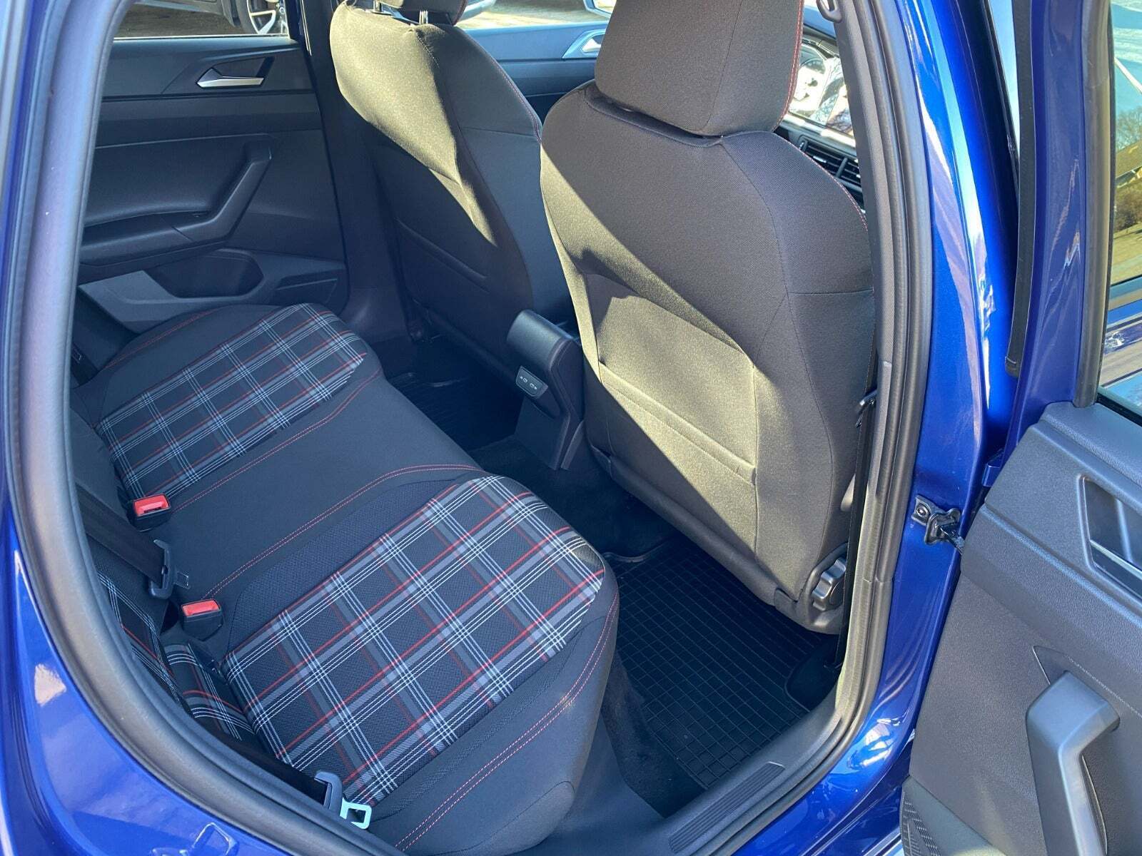 Blå VW Polo fra 2021