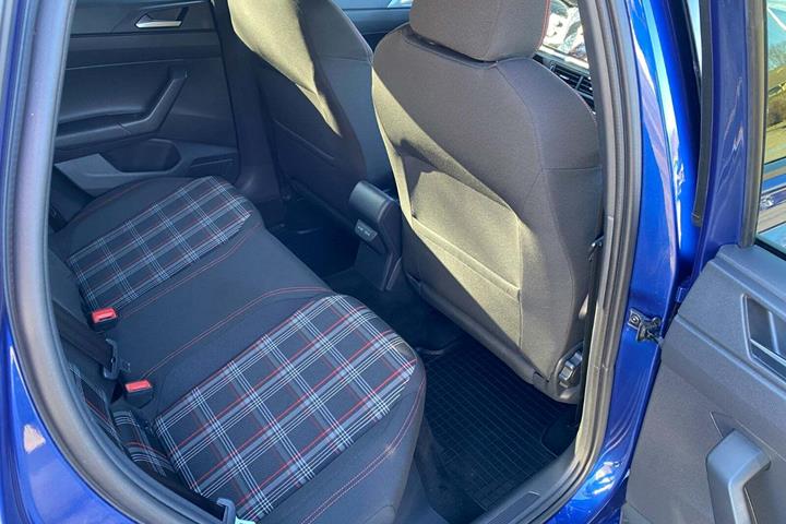 Blå VW Polo fra 2021
