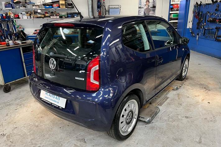 Blå VW UP! fra 2016
