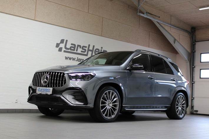 Grå Mercedes GLE350 de fra 2024 set udefra