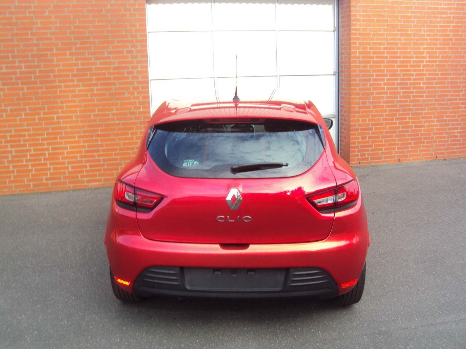Rød Renault Clio IV fra 2019