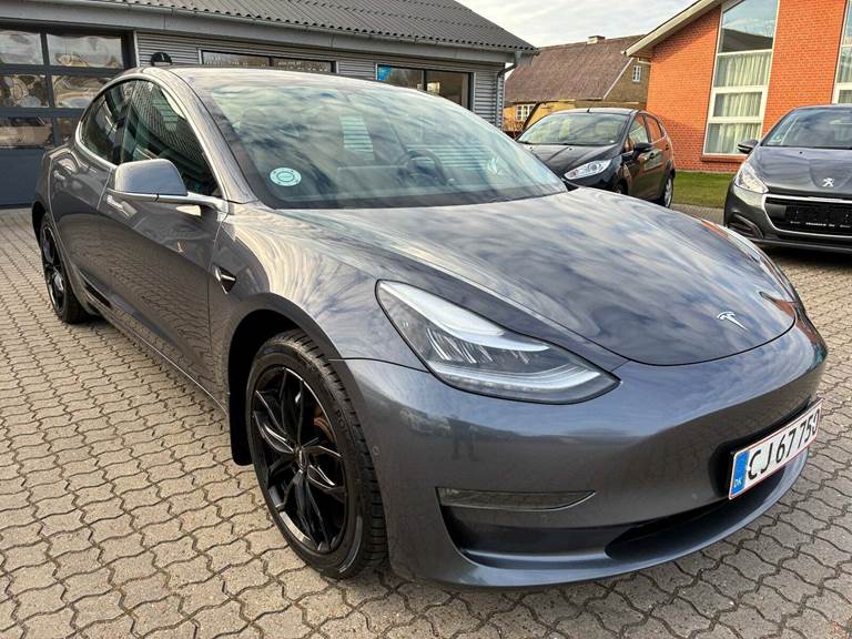 Tesla Model 3 Long Range AWD