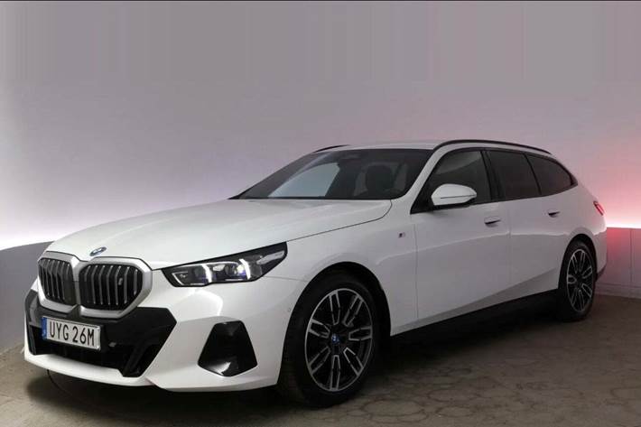 Hvid BMW i5 fra 2025