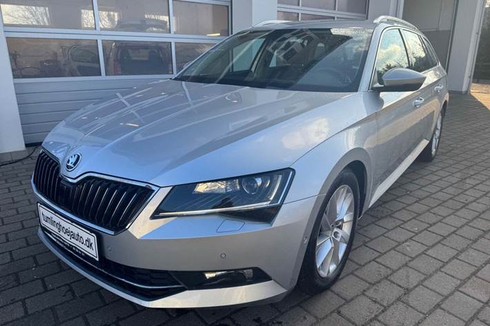 Sølv Skoda Superb fra 2019