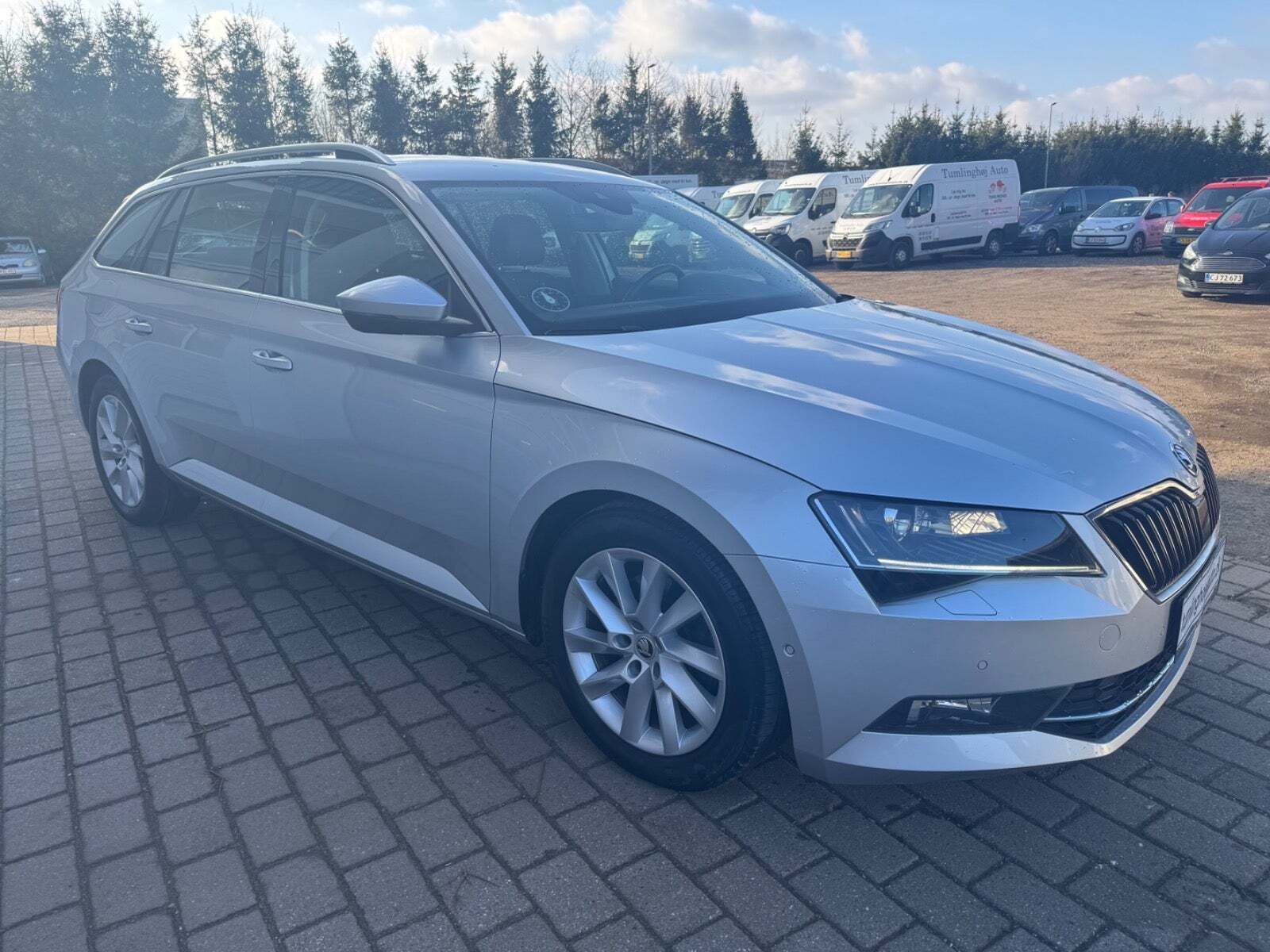 Sølv Skoda Superb fra 2019