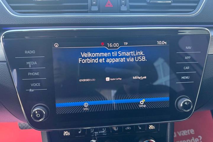Sølv Skoda Superb fra 2019