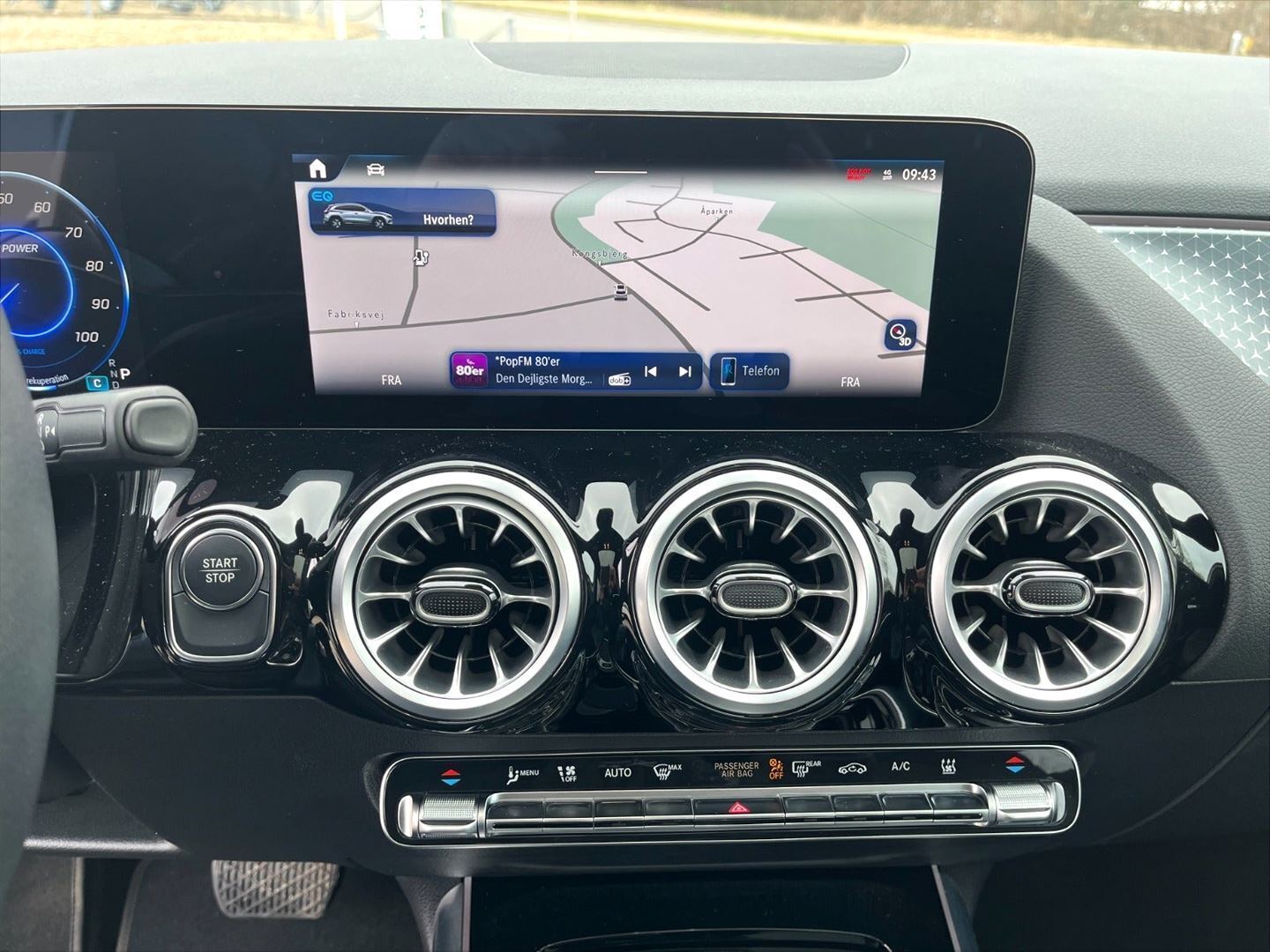 Hvid Mercedes EQA 250 fra 2024