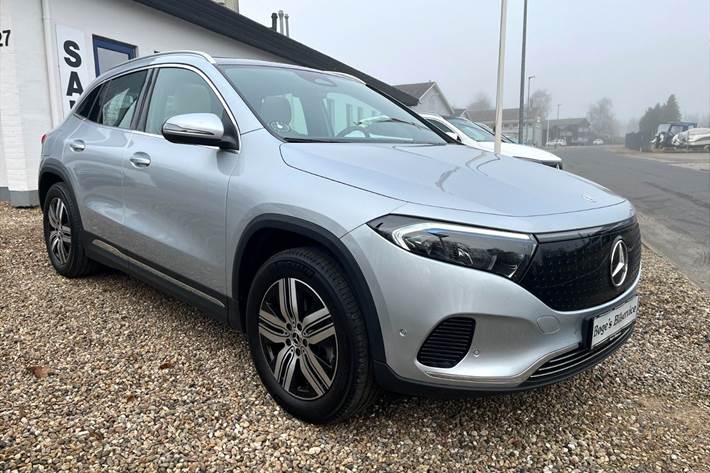 Sølv Mercedes EQA 250 fra 2024