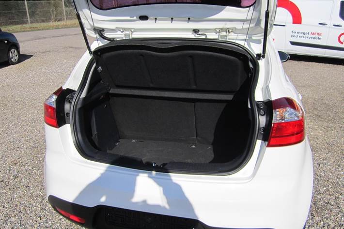 Hvid Kia Rio fra 2014