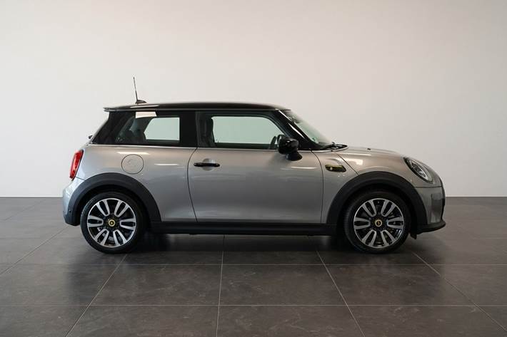 Grå Mini Cooper fra 2023