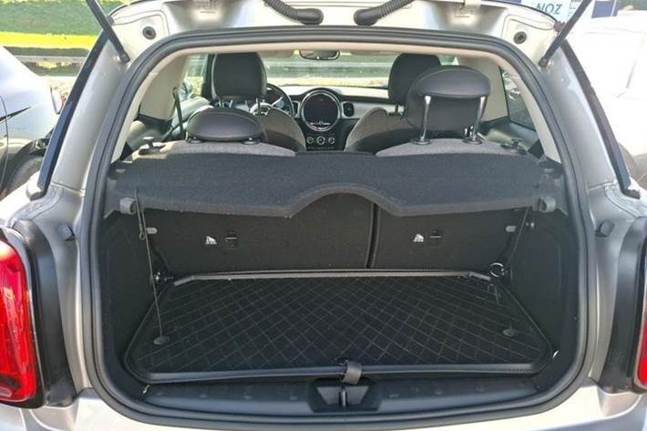 Grå Mini Cooper fra 2023