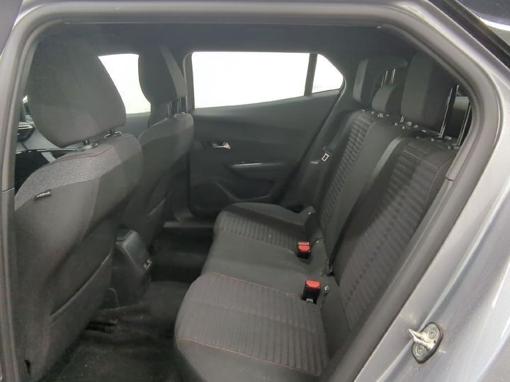 Grå Peugeot e-2008 fra 2023