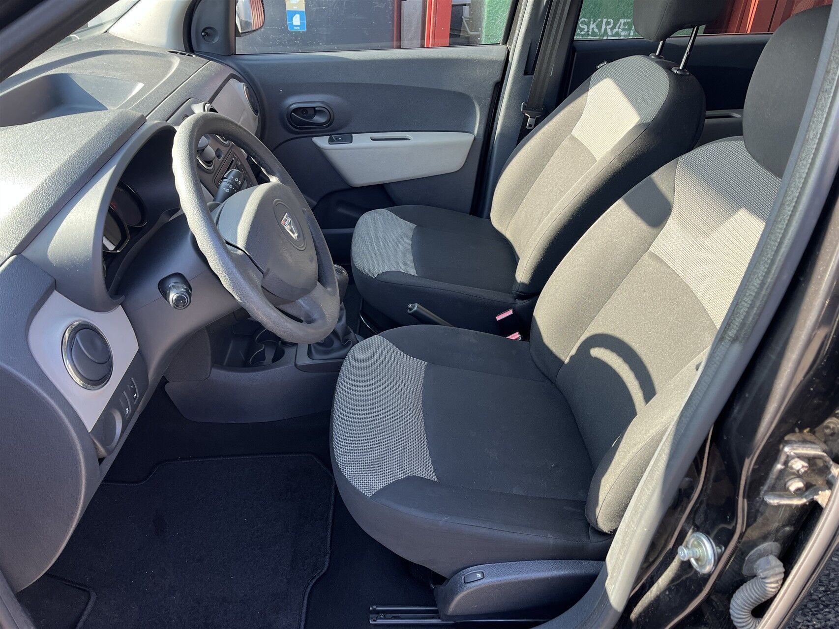 Dacia Lodgy 1,6 7 Sæder 16V Family Edition Start/Stop 102HK